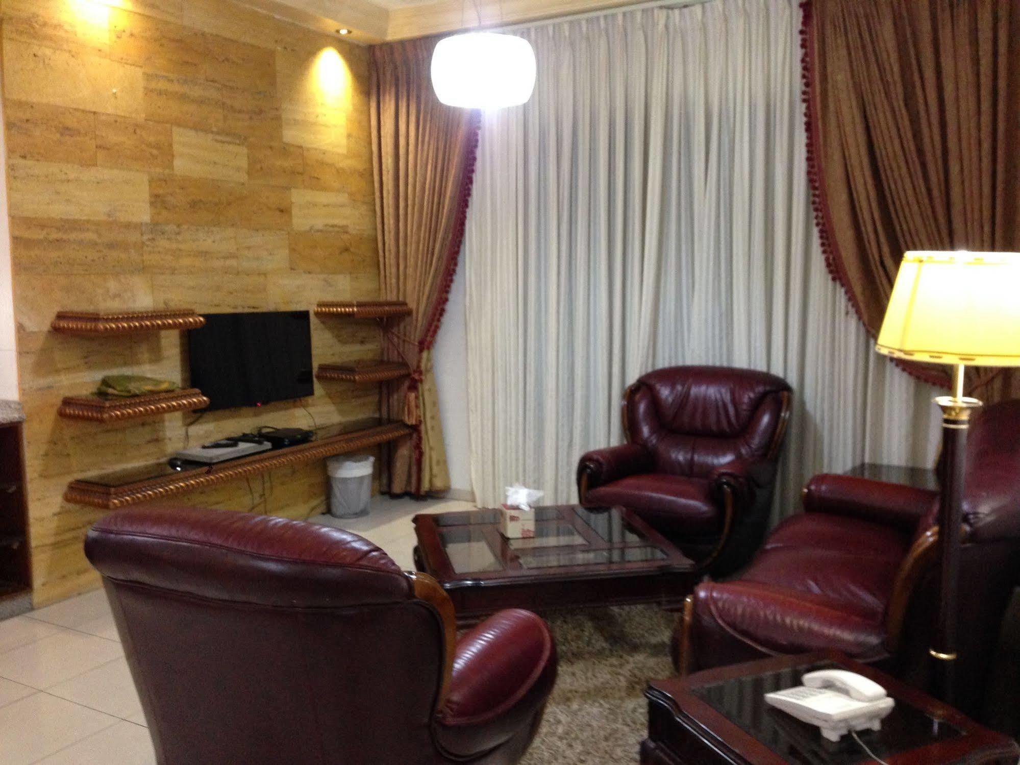 Jad Hotel Suites Amman Eksteriør billede